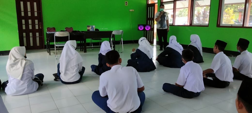 CEGAH NARKOBA BNN KSB LAKUKAN SOSIALISASI P4GN DAN SKRINING INTERVENSI LAPANGAN DI MTS 1 TALIWANG CEGAH NARKOBA BNN KSB LAKUKAN SOSIALISASI P4GN DAN SKRINING INTERVENSI LAPANGAN DI MTS 1 TALIWANG