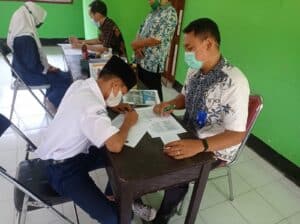 SOSIALISASI P4GN DAN SKRINING INTERVENSI LAPANGAN DI MTS TALIWANG