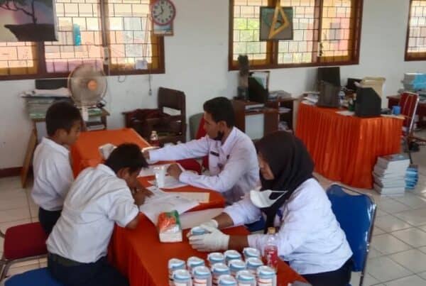 SOSIALISASI P4GN DAN TES URINE LINGKUNGAN PENDIDIKAN SMPN 02 SEKONGKANG